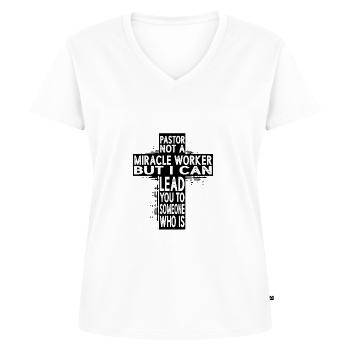 Pastor, Not A Miracle Worker - Frauen Premium Bio T-Shirt mit V-Ausschnitt - Weiß - Vorne - AI Model Female 172 dark (172cm)