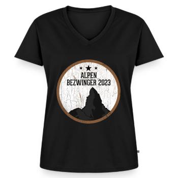Alpenbezwinger 2023 Alpenüberquerung Finisher - Frauen Premium Bio T-Shirt mit V-Ausschnitt - Schwarz - Vorne - AI Model Female 172 light (172cm)