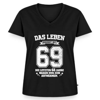 69. Geburtstag Geschenk Das Leben Beginnt Mit 69 - Frauen Premium Bio T-Shirt mit V-Ausschnitt - Schwarz - Vorne - AI Model Female 172 light (172cm)