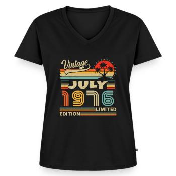Vintage Juli 1976, Retro Geburtstagsgeschenk - Frauen Premium Bio T-Shirt mit V-Ausschnitt - Schwarz - Vorne - AI Model Female 172 light (172cm)