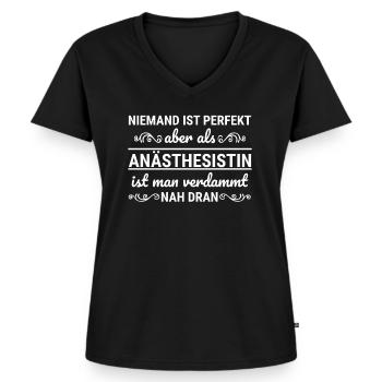 Anästhesistin niemand ist perfekt lustiger Spruch - Frauen Premium Bio T-Shirt mit V-Ausschnitt - Schwarz - Vorne - AI Model Female 172 light (172cm)