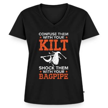 Verwirre sie mit Kilt Schocke sie mit Dudelsack - Frauen Premium Bio T-Shirt mit V-Ausschnitt - Schwarz - Vorne - AI Model Female 172 light (172cm)