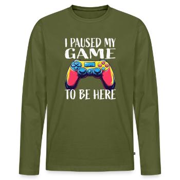Paused My Game To Be Here - Männer Premium Bio Langarmshirt - Khaki - Vorne - Nico (187cm)