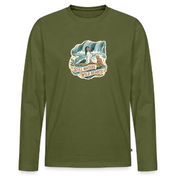 Femme près de la cascade dans un style rétro - T-shirt manches longues Premium bio Homme - kaki - Devant - Nico (187cm)