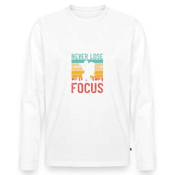 Never Lose Focus | Photographer - Men's Premium Organic Long Sleeve Shirt - white - Front - Nico (187cm)