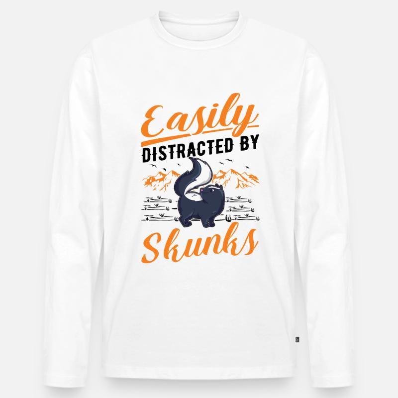 Easily distracted by Skunks Stinktier - Männer Premium Bio Langarmshirt - Weiß