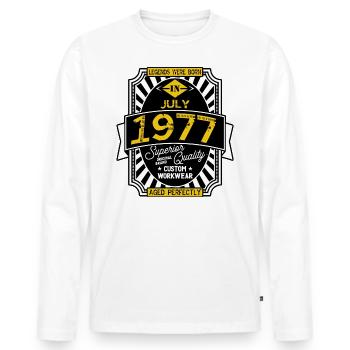 1977 JULY - Men's Premium Organic Long Sleeve Shirt - white - Front - Nico (187cm)