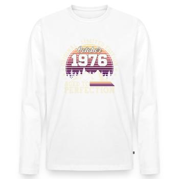 Original October 1976 46th birthday gift - Men's Premium Organic Long Sleeve Shirt - white - Front - Nico (187cm)