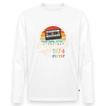 49th birthday man April Born 1974 Cassette - Men's Premium Organic Long Sleeve Shirt - white - Front - Nico (187cm)