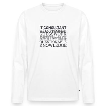 "IT-Consultant Guesswork | IT-Consultant" - Männer Premium Bio Langarmshirt - Weiß - Vorne - Nico (187cm)