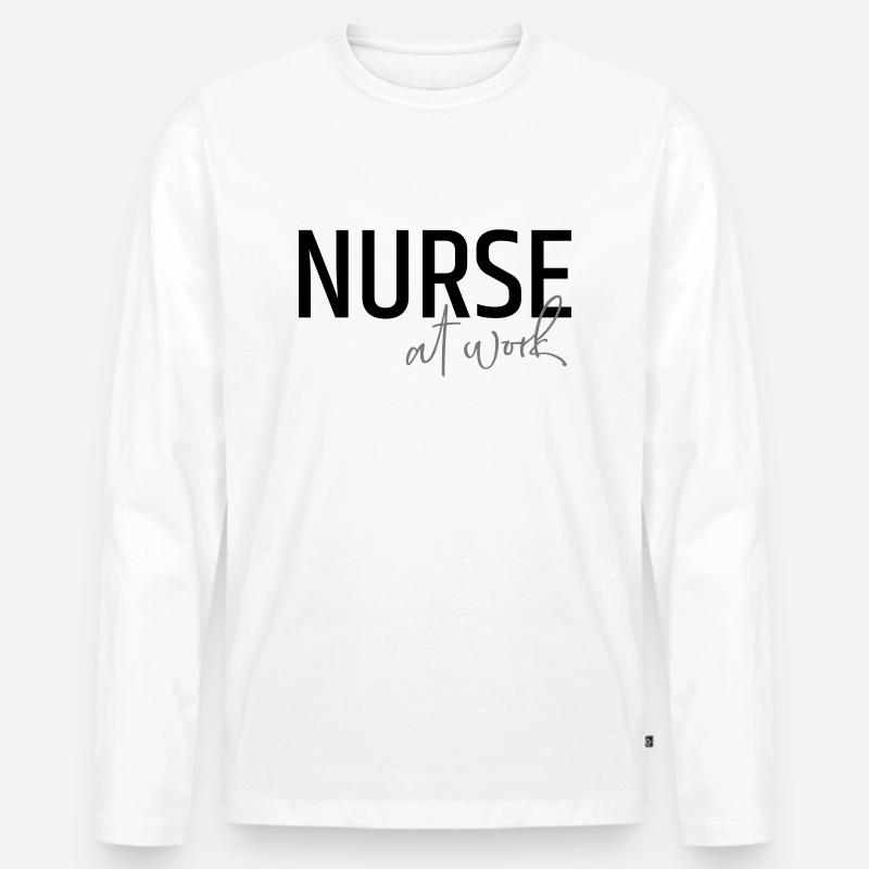 Nurse at work - Männer Premium Bio Langarmshirt - Weiß