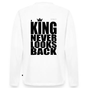 A KING NEVER LOOKS BACK - Männer Premium Bio Langarmshirt - Weiß - Hinten - Nico (187cm)