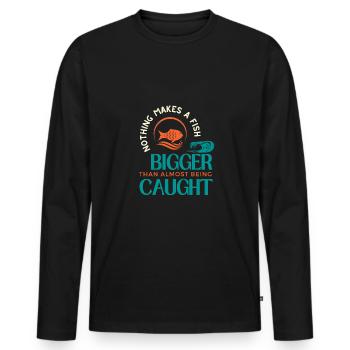 Nichts macht einen Fisch größer, als fast kaugiert zu werden - Männer Premium Bio Langarmshirt - Schwarz - Vorne - Nico (187cm)