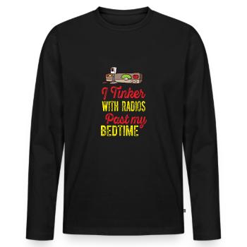 Amateur bricoleur devant ma radio amateur à l’heure du coucher - T-shirt manches longues Premium bio Homme - noir - Devant - Nico (187cm)