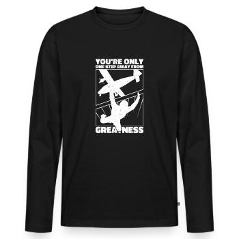Sie sind nur einen Schritt von der Größe entfernt. Fallschirmspringer - Männer Premium Bio Langarmshirt - Schwarz - Vorne - Nico (187cm)