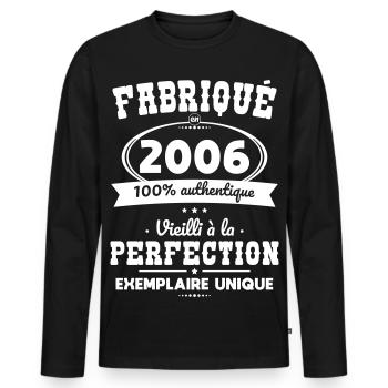 Hergestellt 2006 – Perfekt gereift - Männer Premium Bio Langarmshirt - Schwarz - Vorne - Nico (187cm)