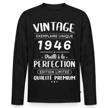 1946 – Jahrgang – Perfekt gereift - Männer Premium Bio Langarmshirt - Schwarz - Vorne - Nico (187cm)