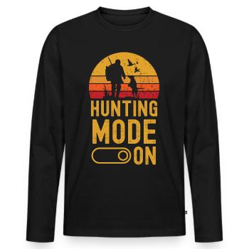Hunting Mode on retro vintage - Männer Premium Bio Langarmshirt - Schwarz - Vorne - Nico (187cm)