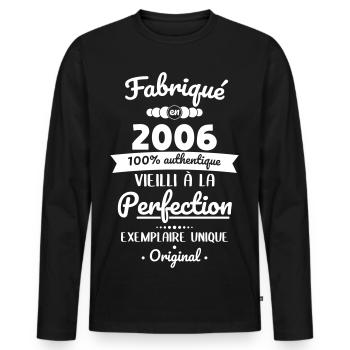 Hergestellt 2006 – Perfekt gereift - Männer Premium Bio Langarmshirt - Schwarz - Vorne - Nico (187cm)
