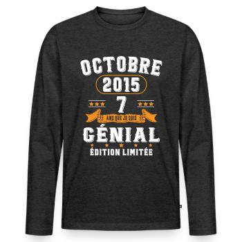 7 Ans Anniversaire Vintage Né(e) en Octobre 2015 - T-shirt manches longues Premium bio Homme - anthracite chiné - Devant - Nico (187cm)