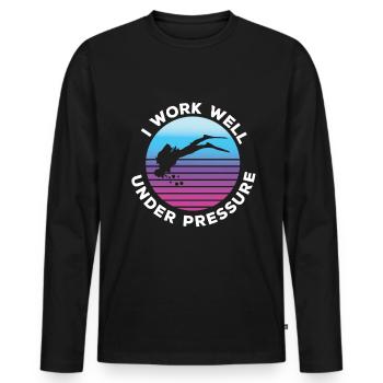 Swimmers Swimming 50 meters track Breaststroke - Men's Premium Organic Long Sleeve Shirt - black - Front - Nico (187cm)