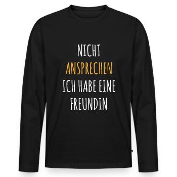 Nicht ansprechen ich habe eine Freundin LGBTQ Paar - Männer Premium Bio Langarmshirt - Schwarz - Vorne - Nico (187cm)