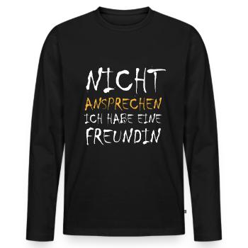 Nicht ansprechen ich habe eine Freundin LGBTQ Paar - Männer Premium Bio Langarmshirt - Schwarz - Vorne - Nico (187cm)