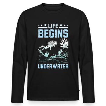 Life Begins underwater - Männer Premium Bio Langarmshirt - Schwarz - Vorne - Nico (187cm)