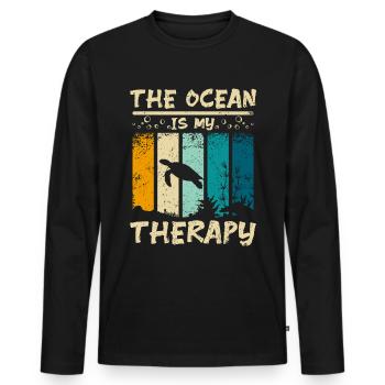 The ocean is my therapy - Männer Premium Bio Langarmshirt - Schwarz - Vorne - Nico (187cm)