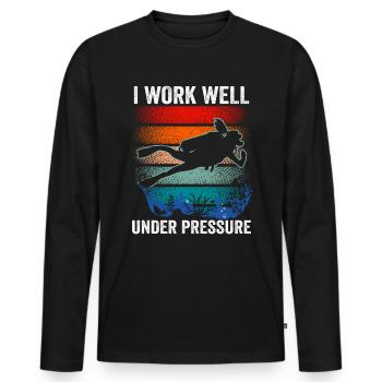 I Work well Under Pressure - Men's Premium Organic Long Sleeve Shirt - black - Front - Nico (187cm)