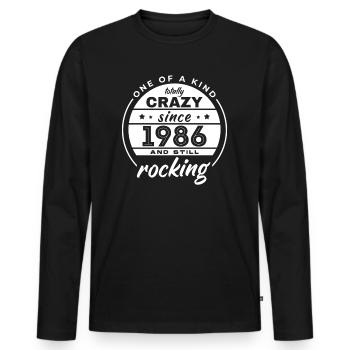 One Of A Kind Totally Crazy Since 1986 Rocking - Männer Premium Bio Langarmshirt - Schwarz - Vorne - Nico (187cm)