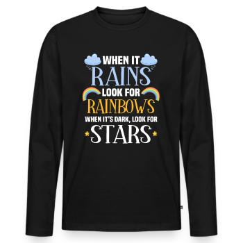 Wenn es regnet, suche nach dem Regenbogen. - Männer Premium Bio Langarmshirt - Schwarz - Vorne - Nico (187cm)