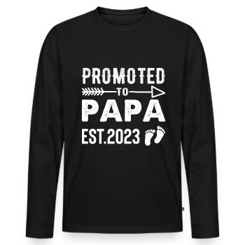 Promoted to Papa 2023 funny Father Sayings Papa - Men's Premium Organic Long Sleeve Shirt - black - Front - Nico (187cm)