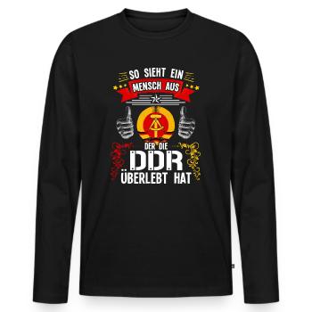 So sieht ein DDR überlebender aus - Männer Premium Bio Langarmshirt - Schwarz - Vorne - Nico (187cm)