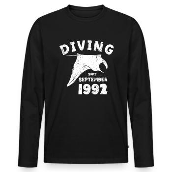 Anniversaire du plongeur - Plongée depuis septembre 1992 - T-shirt manches longues Premium bio Homme - noir - Devant - Nico (187cm)