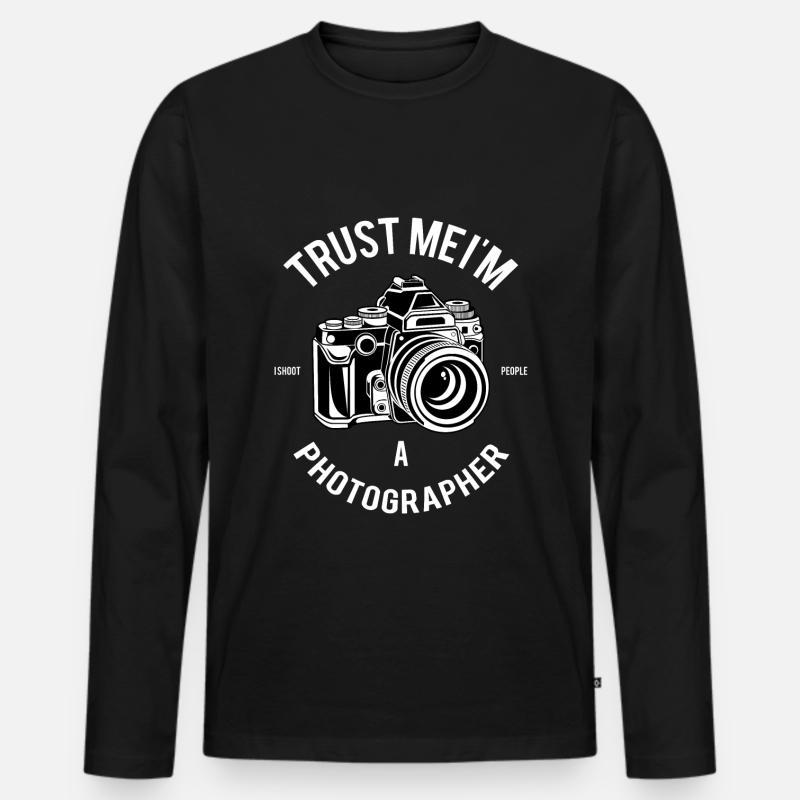 Trust Me I'm A Photographer - Männer Premium Bio Langarmshirt - Schwarz
