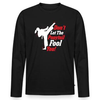 Ne vous laissez pas tromper par la queue de cheval ! Karaté Femme - T-shirt manches longues Premium bio Homme - noir - Devant - Nico (187cm)