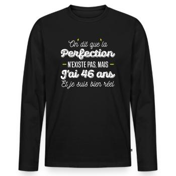perfection 46 ans / cadeau anniversaire 46 ans - T-shirt manches longues Premium bio Homme - noir - Devant - Nico (187cm)