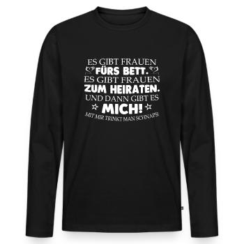 Mit mir trinkt man Schnaps! - Männer Premium Bio Langarmshirt - Schwarz - Vorne - Nico (187cm)