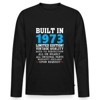 Erbaut im Jahre 1973 - Built in 1973 - Männer Premium Bio Langarmshirt - Schwarz - Vorne - Nico (187cm)
