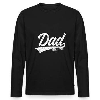 PAPA SEIT 2022 DAD SINCE 2022 - Männer Premium Bio Langarmshirt - Schwarz - Vorne - Nico (187cm)