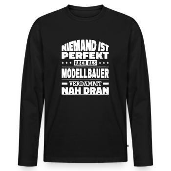 Niemand Ist Perfekt Aber Als Modellbauer Nah Dran - Männer Premium Bio Langarmshirt - Schwarz - Vorne - Nico (187cm)