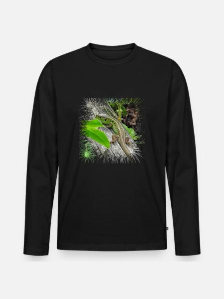 The fence lizcker is a widespread reptile - Men's Premium Organic Long Sleeve Shirt - black