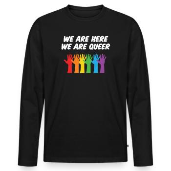 Mois de la fierté LGBT - Nous sommes ici, nous sommes queer - T-shirt manches longues Premium bio Homme - noir - Devant - Nico (187cm)