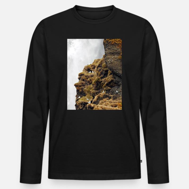 Seevögel, die auf der Klippe nahe dem Wasserfall sitzen, sitzen - Männer Premium Bio Langarmshirt - Schwarz