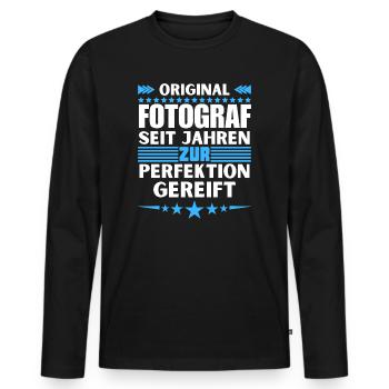 Photographer matured to perfection - Men's Premium Organic Long Sleeve Shirt - black - Front - Nico (187cm)