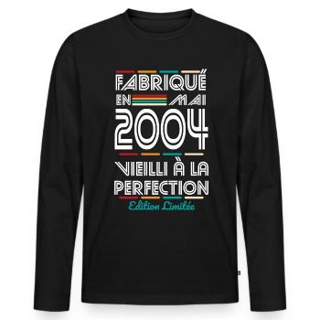 20-jähriges Jubiläum - Hergestellt im Mai 2004 - Männer Premium Bio Langarmshirt - Schwarz - Vorne - Nico (187cm)