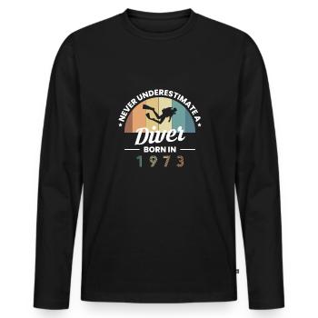 Never Understimate A Diver Born In 1973 - Men's Premium Organic Long Sleeve Shirt - black - Front - Nico (187cm)