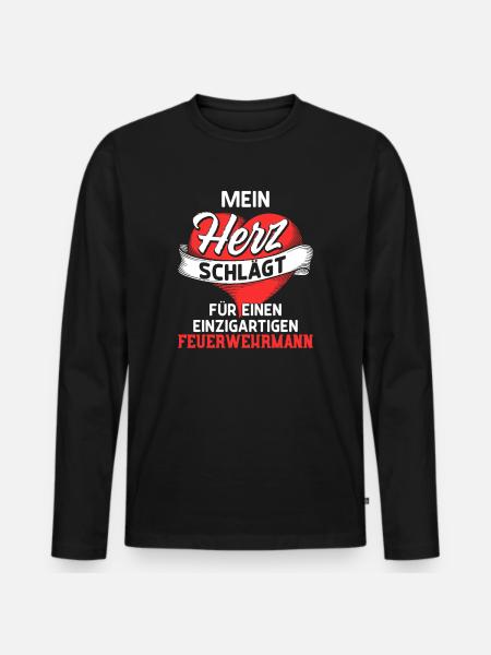 Heart beats for a firefighter - Men's Premium Organic Long Sleeve Shirt - black