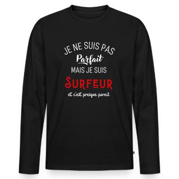 Pas parfait mais surfeur - T-shirt manches longues Premium bio Homme - noir - Devant - Nico (187cm)